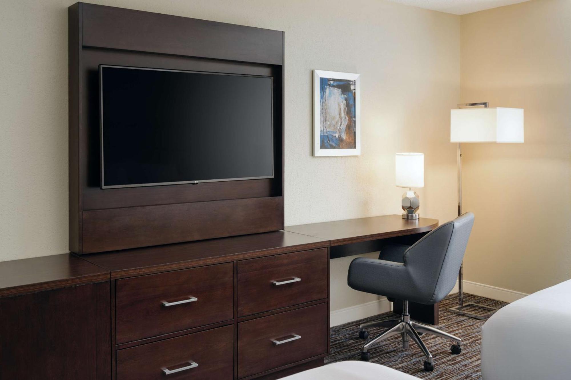 Doubletree By Hilton Greensboro Εξωτερικό φωτογραφία