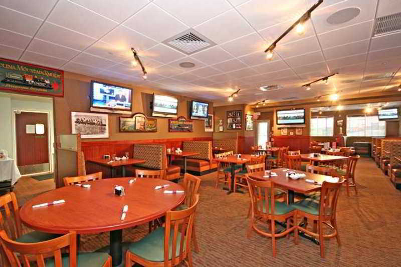 Doubletree By Hilton Greensboro Εξωτερικό φωτογραφία
